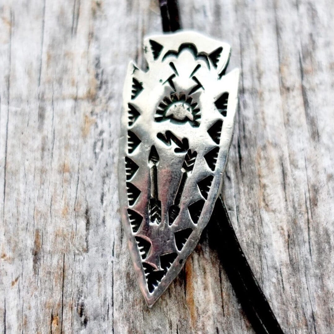 ネックレス・ペンダント Square Concho Bolo Tie #7808 ネックレス・ペンダント Square Concho Bolo Tie #7808