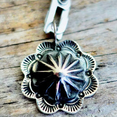 Concha Sterling Charm